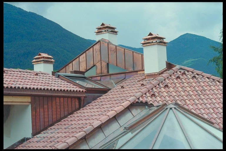 Kamindächer in Kupfer mit Inoxkonstruktion