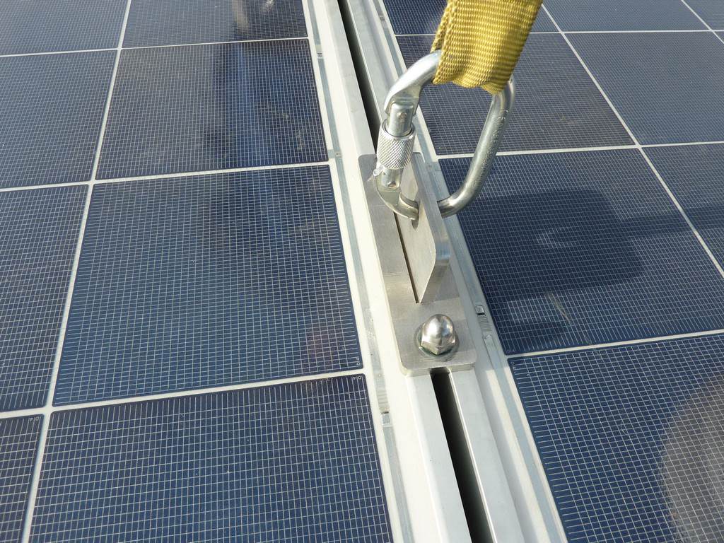 Anschlageinrichtung SA SIANK TYP A für Photovoltaik auf Falzdach Montageschritt 4