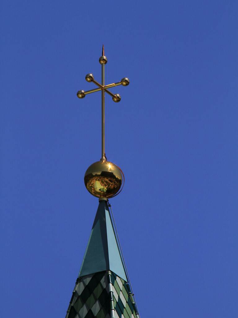 Kirchturmspitze mit Doppelkreuz vergoldet